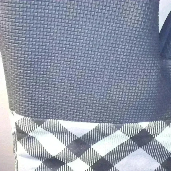 NWT - Revival Brands Neoprene Black & White Oven Mitt - Picture 6 of 10